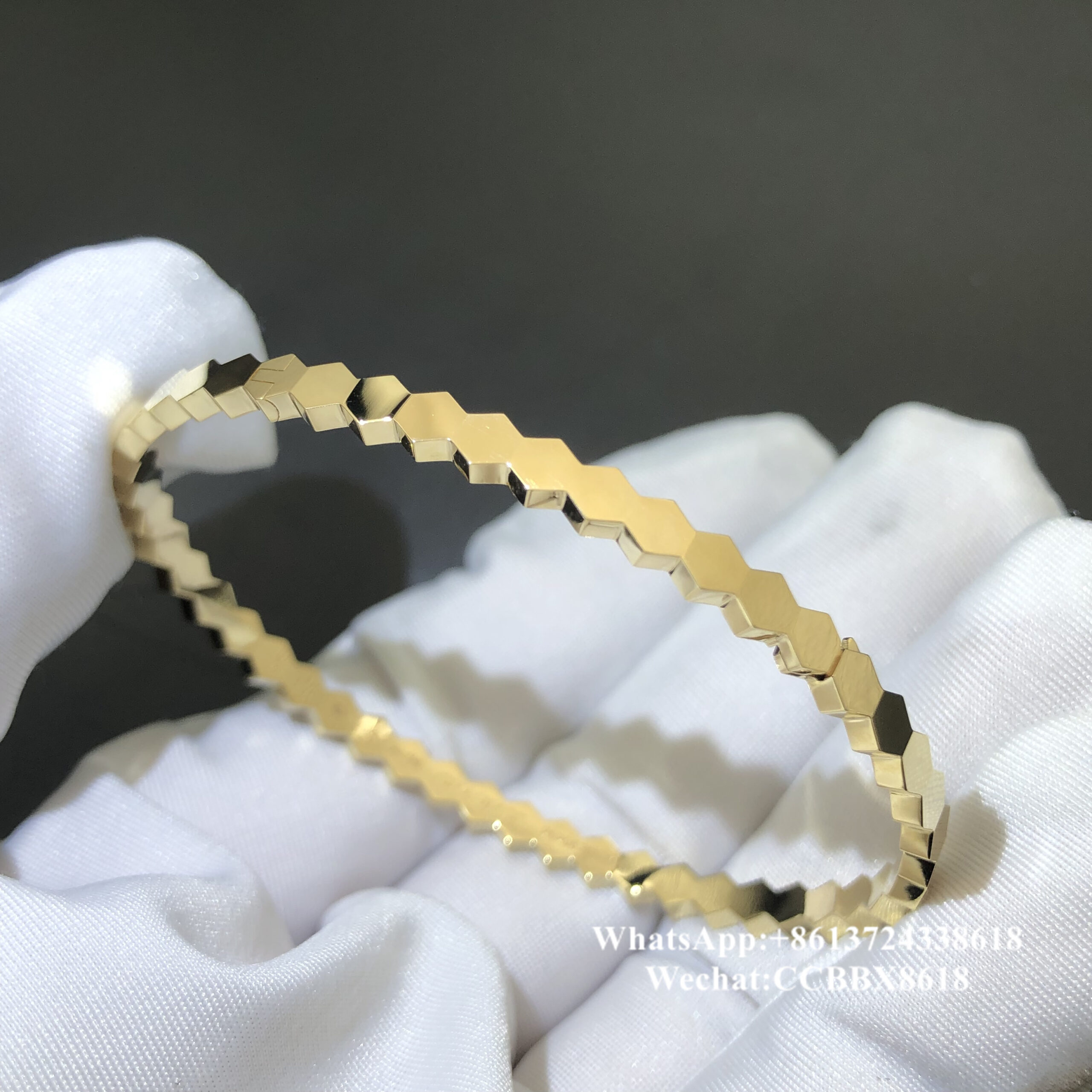Chaumet Bee bracelet, 18k yellow gold