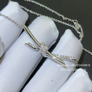 T&C Knot pendant, diamonds, 18k white gold